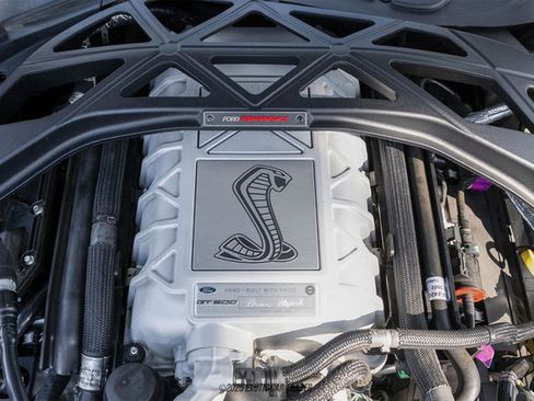 Used 2022 Ford Mustang Shelby GT500 w/ Carbon Fiber Track Pack image 22