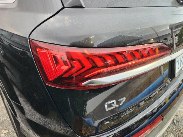 Used 2023 Audi Q7 2.0T Premium Plus w/ Premium Plus Package AWD/4WD image 7