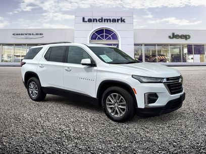 Used 2023 Chevrolet Traverse LT