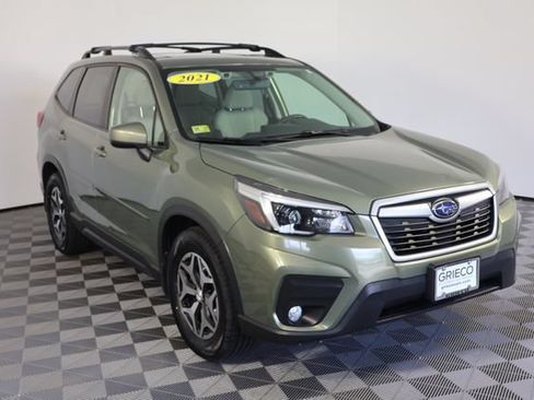 Used 2021 Subaru Forester Premium AWD/4WD image 1