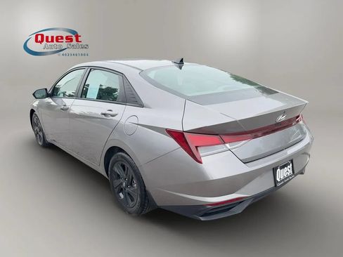 Used 2022 Hyundai Elantra SEL FWD image 5