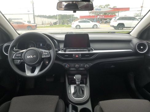 Used 2023 Kia Forte LX FWD image 9