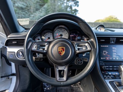 Used 2017 Porsche 911 Carrera 4S image 28