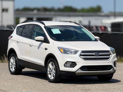 Used 2018 Ford Escape SE w/ SE Sync 3 Package