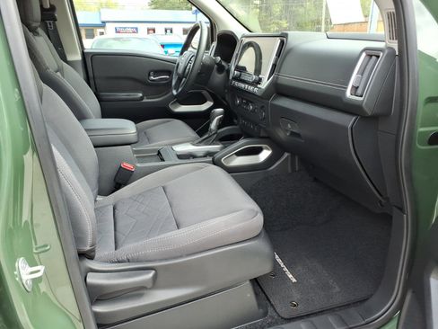 Used 2025 Nissan Frontier SV w/ SV Convenience Package image 7