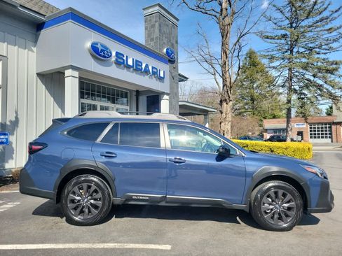 Used 2025 Subaru Outback Onyx Edition image 2