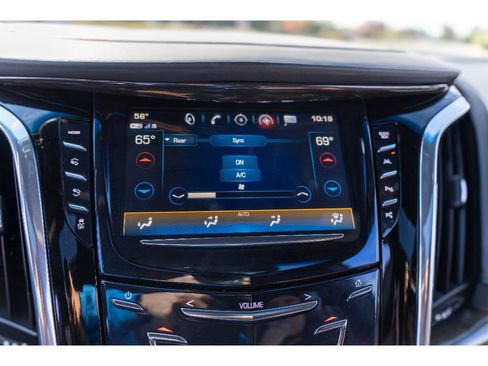 Used 2018 Cadillac Escalade Platinum image 23