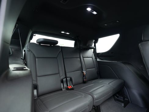 Used 2022 Chevrolet Tahoe LT w/ Luxury Package AWD/4WD image 14
