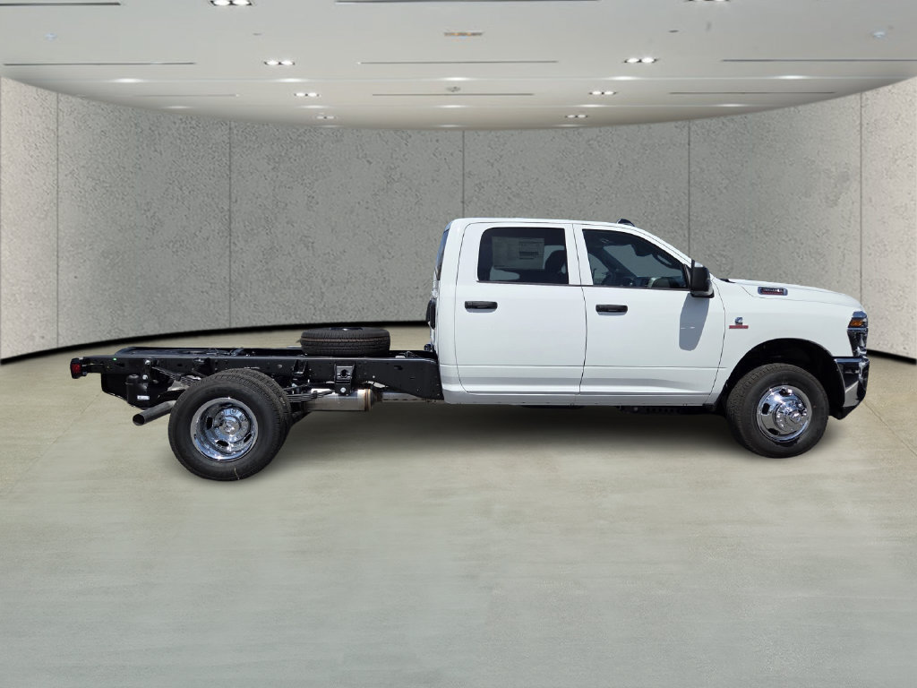 New 2026 RAM 3500 Tradesman w/ Chrome Appearance Group A AWD/4WD image 3