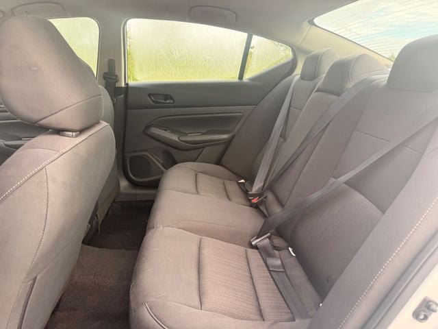 Used 2025 Nissan Altima 2.5 SV FWD image 11