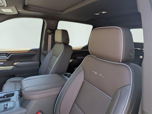 New 2026 GMC Sierra 1500 Denali w/ Denali Reserve Package image 8