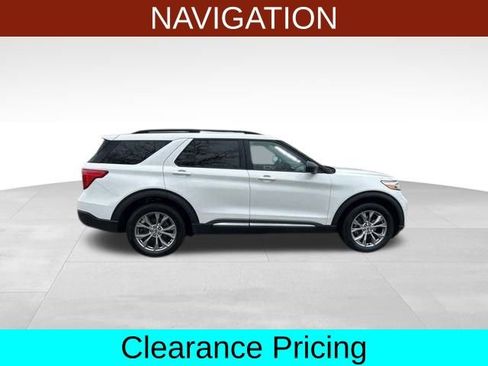 Used 2021 Ford Explorer XLT image 8