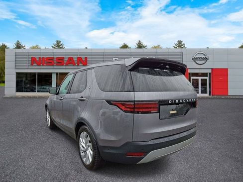 Used 2025 Land Rover Discovery S AWD/4WD image 7