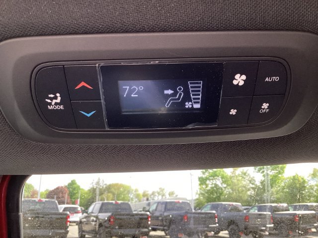 New 2027 Chrysler Pacifica Select FWD image 19