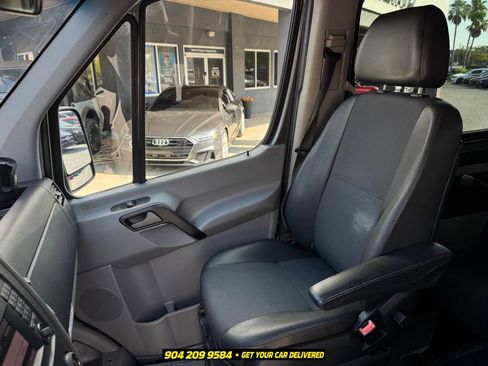 Used 2018 Mercedes-Benz Sprinter 2500 image 23