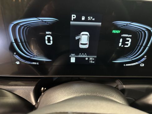 Certified 2025 Kia Niro EX Touring image 18