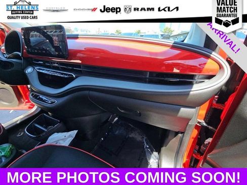 Used 2024 FIAT 500 e (RED) FWD image 11