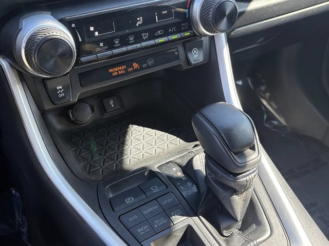 Certified 2022 Toyota RAV4 LE w/ Carpet Mat Package (TMS) AWD/4WD image 22