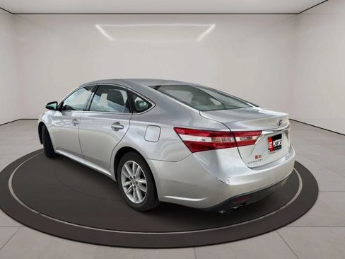 Used 2013 Toyota Avalon XLE FWD image 5