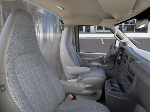 New 2026 Chevrolet Express 3500 image 19