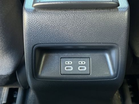 Used 2025 Toyota Corolla SE image 15