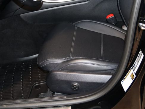 Used 2023 Mercedes-Benz C 300 4MATIC Sedan image 37