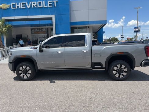 Used 2024 GMC Sierra 2500 Denali w/ Denali Reserve Package AWD/4WD image 8