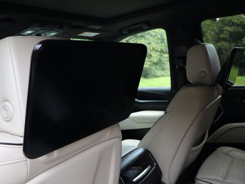 Used 2021 Cadillac Escalade Sport w/ Driver Assist Tech Package AWD/4WD image 49