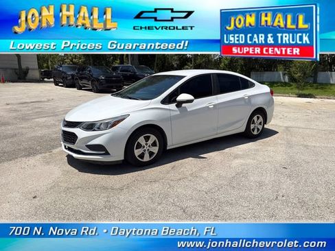 Used 2017 Chevrolet Cruze LS FWD image 2