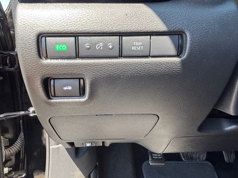 Used 2024 Nissan Sentra SV FWD image 26