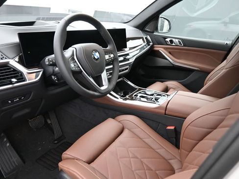 New 2026 BMW X5 sDrive40i image 11