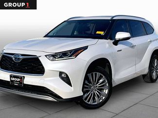 Used 2020 Toyota Highlander Platinum FWD video 1