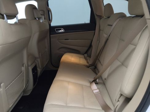 Used 2022 Jeep Grand Cherokee Laredo E AWD/4WD image 18