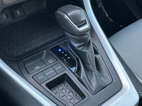 Certified 2021 Toyota RAV4 XLE Premium w/ Carpet Mat Package (TMS) image 20