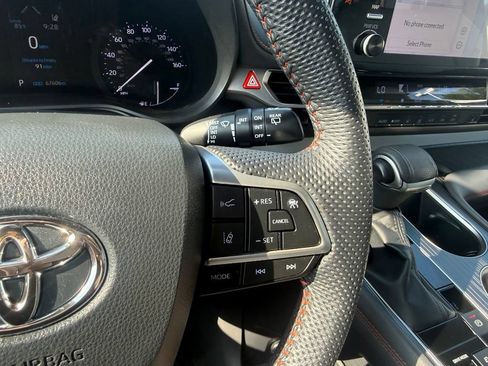 Used 2022 Toyota Sienna XSE w/ XSE Plus Package AWD/4WD image 14