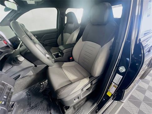 Used 2024 Toyota Tacoma TRD Sport image 9