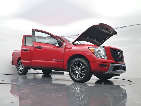 Used 2022 Nissan Titan SV RWD image 29