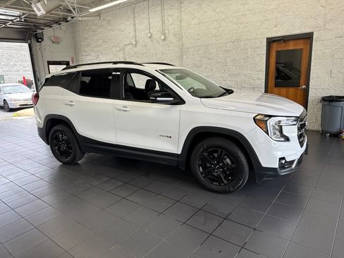 Used 2024 GMC Terrain AT4 AWD/4WD image 1