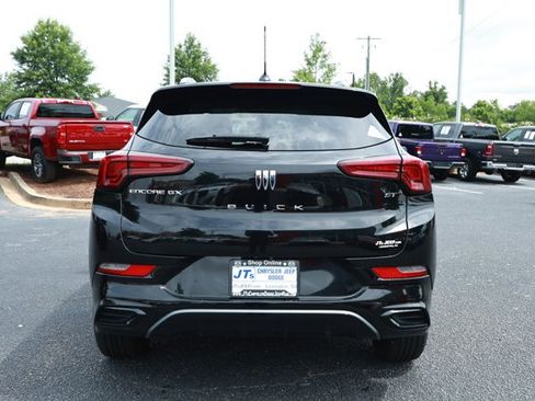 Used 2024 Buick Encore GX Sport Touring FWD image 7