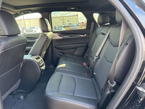 Used 2022 Cadillac XT5 Premium Luxury w/ LPO, Floor Liner Package image 26