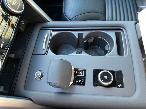 New 2025 Land Rover Discovery Dynamic SE image 20