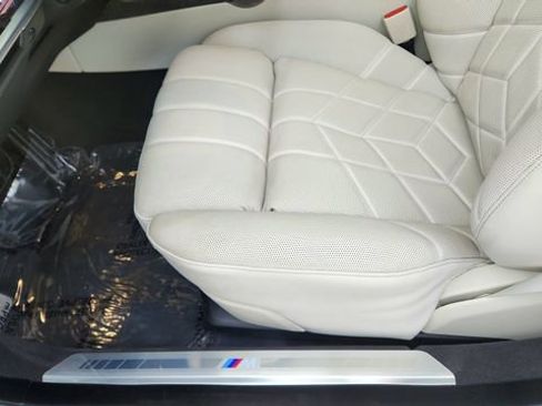 Used 2023 BMW i7 xDrive60 w/ Executive Package 2 image 34