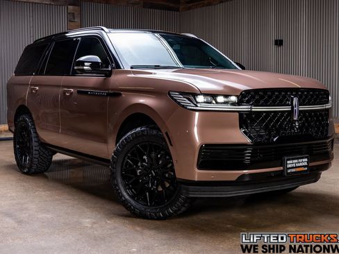 Used 2025 Lincoln Navigator Black Label AWD/4WD image 1