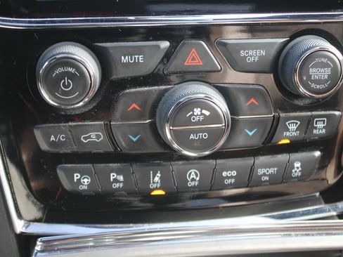 Used 2020 Jeep Grand Cherokee Overland image 9