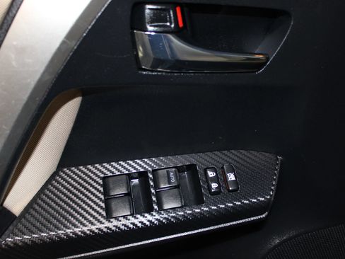 Used 2015 Toyota RAV4 XLE FWD image 9