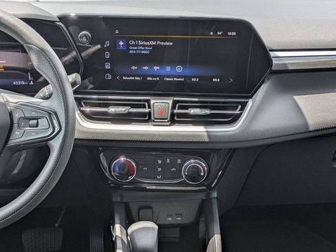 Used 2025 Chevrolet TrailBlazer LT FWD image 17