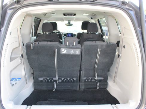 Used 2017 Chrysler Pacifica Touring Plus w/ Tire & Wheel Group image 16