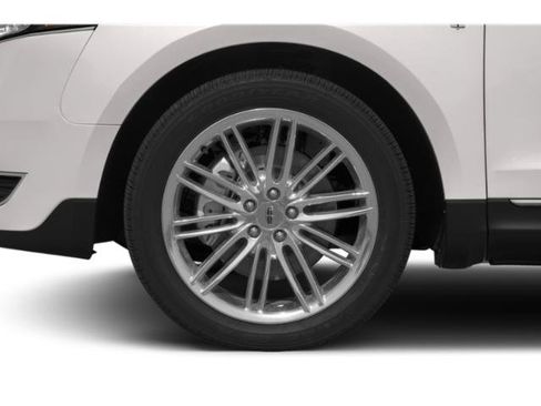Used 2019 Lincoln MKT AWD image 11