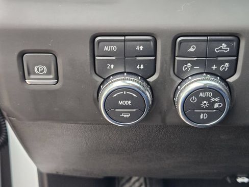 Used 2024 GMC Sierra 2500 AT4 w/ AT4 Premium Plus Package AWD/4WD image 29