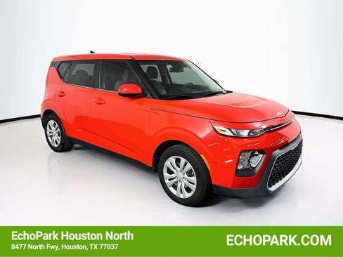 Used 2022 Kia Soul LX FWD image 1